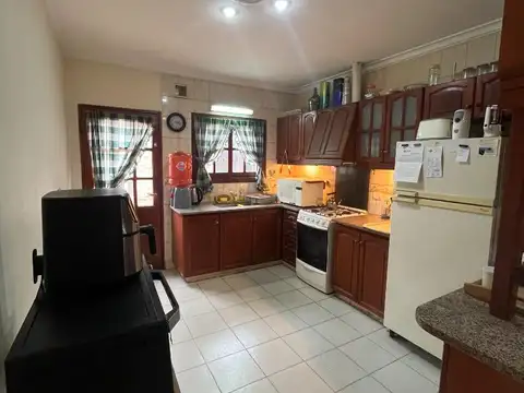 Casa 4 ambientes con 4 baños