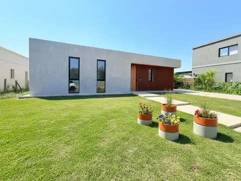 VENTA CASA PILAR DEL ESTE 4 AMBIENTES-FINANCIA