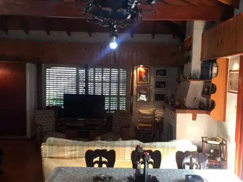 Casa 5 ambientes con 1 baño