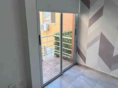 MONOAMBIENTE CON BALCON