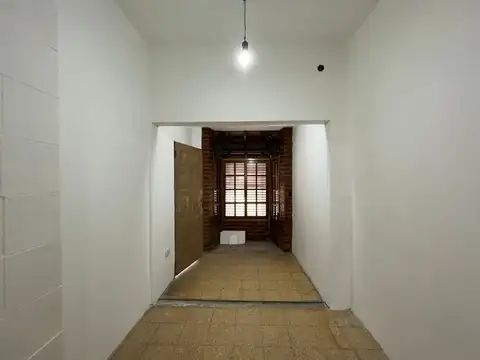 Casa 4 ambientes con piscina en venta en Moreno centro