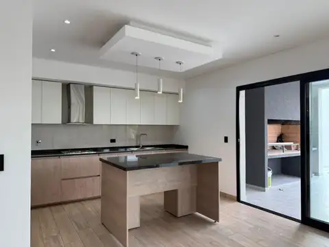 Casa en Alquiler al Norte