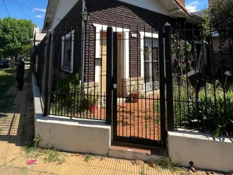 Imperdible Propiedad en Munro –4 Amb, Patio y 2 Cocheras.