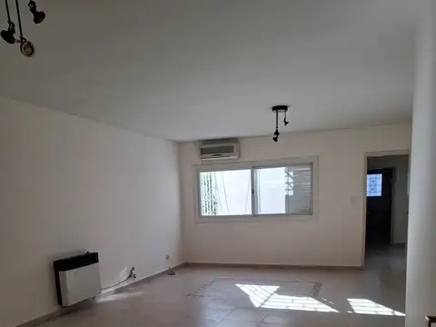 DUEÑA  VENDE  DEPARTAMENTO  EN BARRIO CIVICO