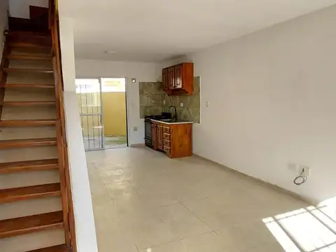 Depto Tipo Casa en Venta con 1 cocheras