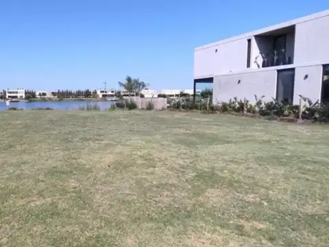 Terreno en Venta 21  mts Fondo