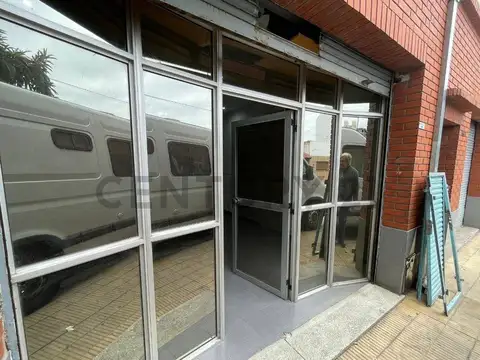 ALQUILER LOCAL CASEROS EXCELENTE UBICACION