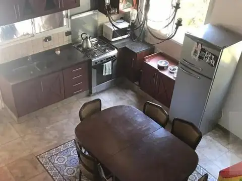 Casa 4 ambientes con 1 baño