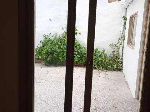 Depto Tipo Casa en Venta en Almagro, USD 120.000