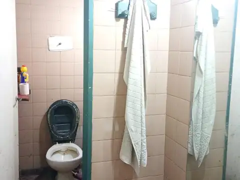 Local en Alquiler en Parque Chacabuco, $ 800.000