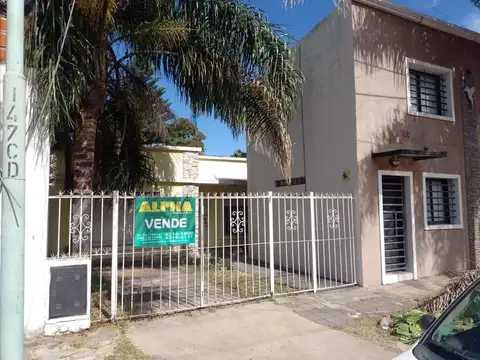 NUEVO VALOR! | Casa de 3 amb. + depto. de 2 amb. en venta