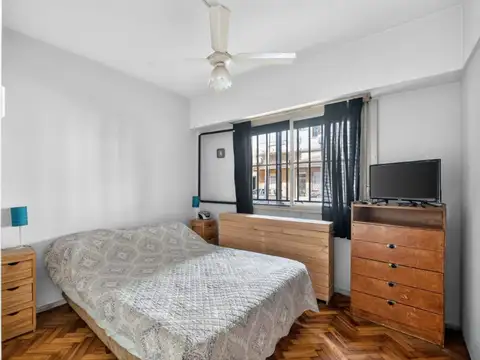 Departamento 2 ambientes venta Caballito con patio