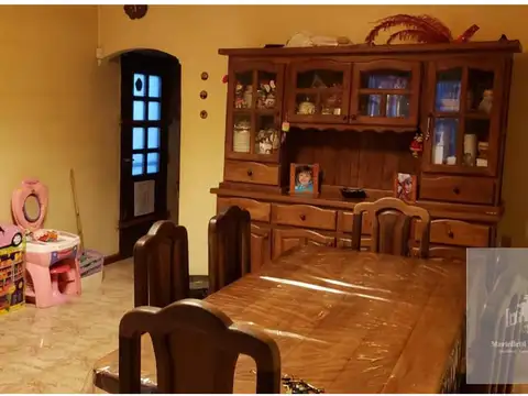 Casa 3 ambientes con 1 baño