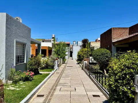 Depto Tipo Casa en Venta al Este