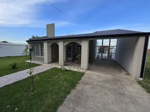 Casa en venta en Villa Fontana Entre Rios de dos dormitorios con pileta