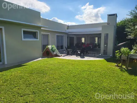 Venta Casa en Santa Guadalupe- Zelauya-Pilar espaciosa y luminosa.