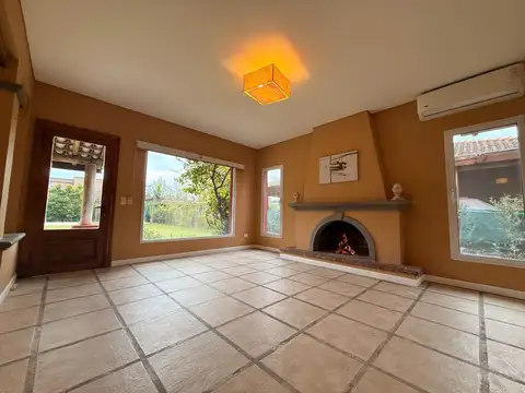 Casa en Alquiler de 3 dormitorios
