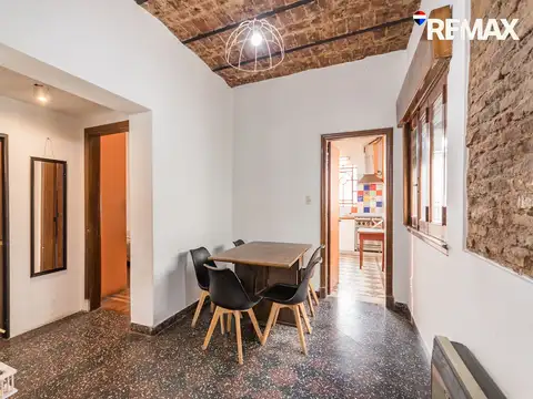 Casa en Venta con 3 cocheras