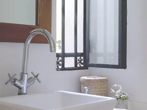 Casa en Venta con renta, Barrio La Legua