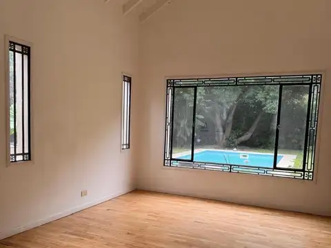 Casa en Venta en La Legua, USD 380.000