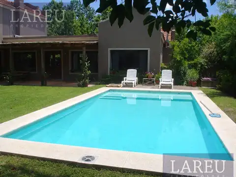 Casa en Venta con renta, Barrio La Legua