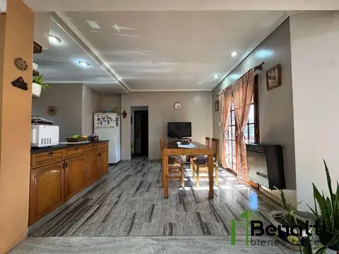 Depto Tipo Casa en Venta con 1 cocheras