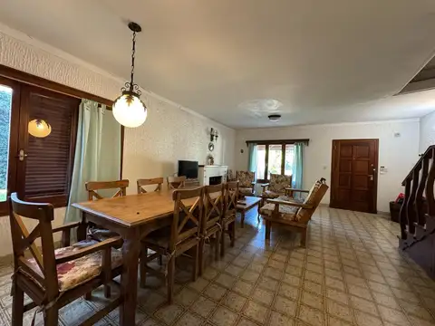 Casa 4 ambientes con 3 baños