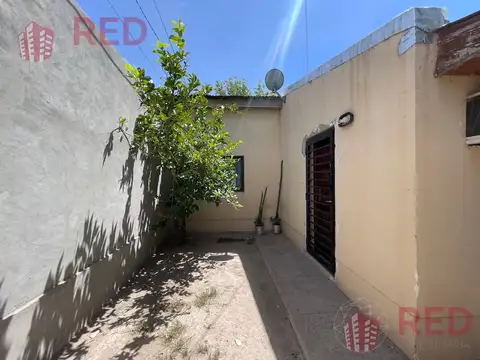 Casa 5 ambientes con 2 baños