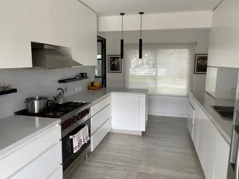 Casa en Alquiler Temporal en Pilar, USD 12.000