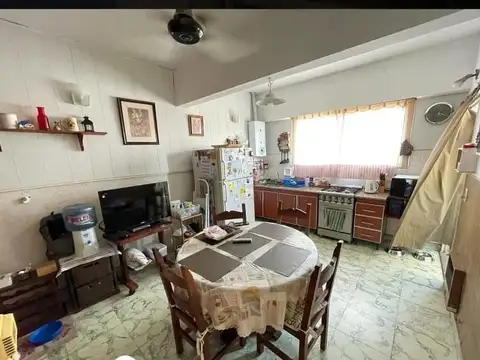 excelente edificio con 2 vivienda y local  200mts