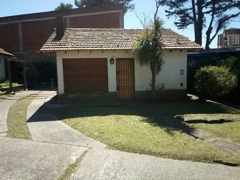 Av. 2 600