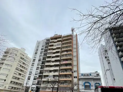 Rivadavia 5800, Piso 8