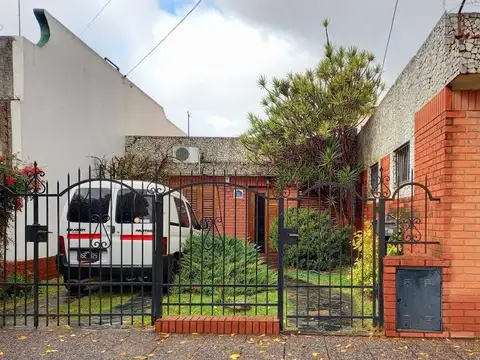 gabriela Mistral 900