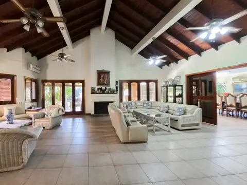 Venta Casa Country San Carlos 627 m² Lote de 1625 m² Todos los cuartos en suite VIDEO Y TOUR VIRTUAL