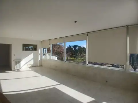 Departamento 6 ambientes con 2 baños