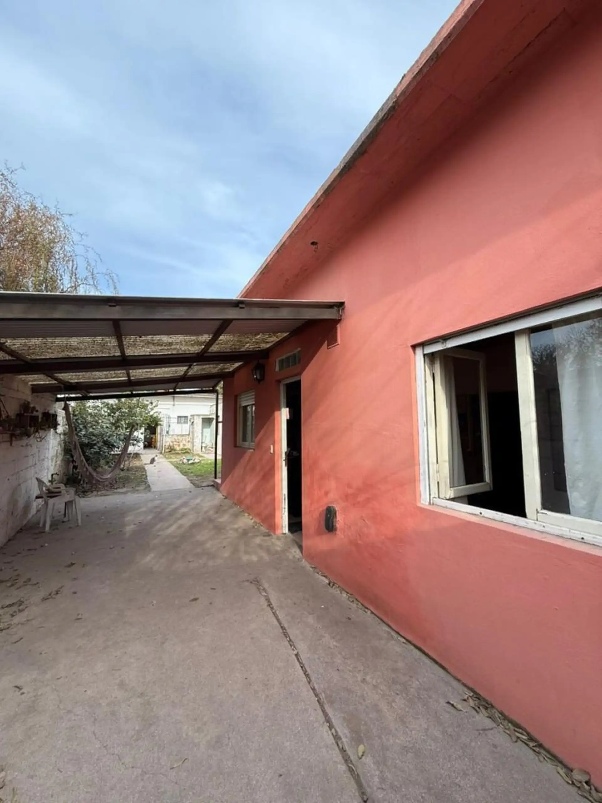 Oportunidad dos viviendas en block con parque y cocheras en Bosque Grande