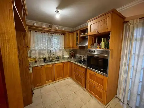 Venta Casa 4 ambientes Castelar Norte APTA CREDITO