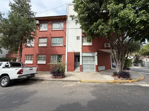 Departamento en Alquiler 3 Ambientes Apto Profesional con patio y cochera en Saavedra