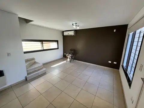 Depto Tipo Casa en Alquiler 36 años