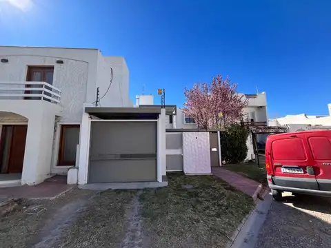Depto Tipo Casa en Alquiler de 2 dormitorios