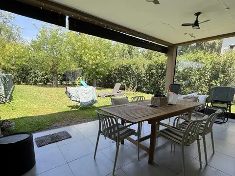 ORR. Hermosa casa en venta con pileta en Pilar.