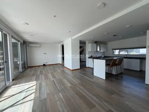 Casa 4 ambientes con 4 baños
