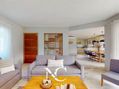 Casa en venta en Costa Esmeralda con fondo libre arbolado