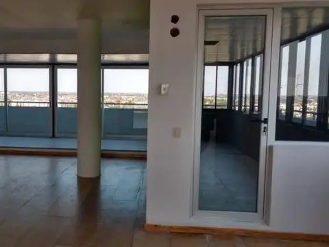 Departamento en Venta con 3 cocheras