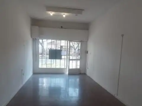 Local en Alquiler en Funes, $ 600.000