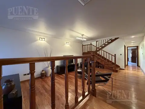 Casa 5 ambientes con 3 baños