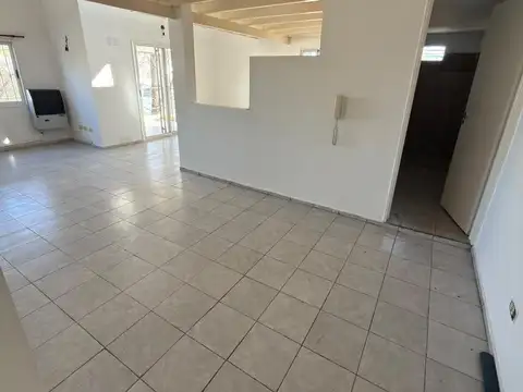 Depto Tipo Casa en Alquiler de 2 ambientes