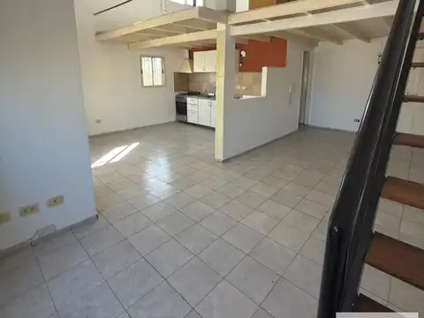 Depto Tipo Casa 2 ambientes con 1 baño