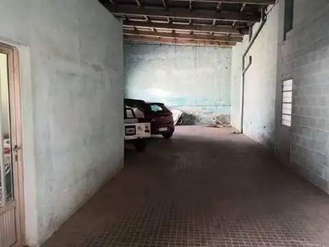 Amplio Galpon Centrico, Apto Para Diversos Proyectos