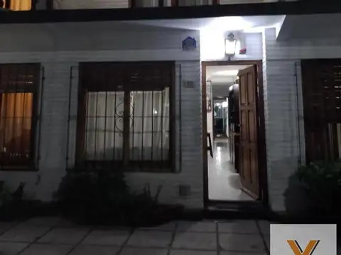 Casa en venta - 3 Dormitorios 2 Baños - Cochera - 155Mts2 - San Bernardo del Tuyú